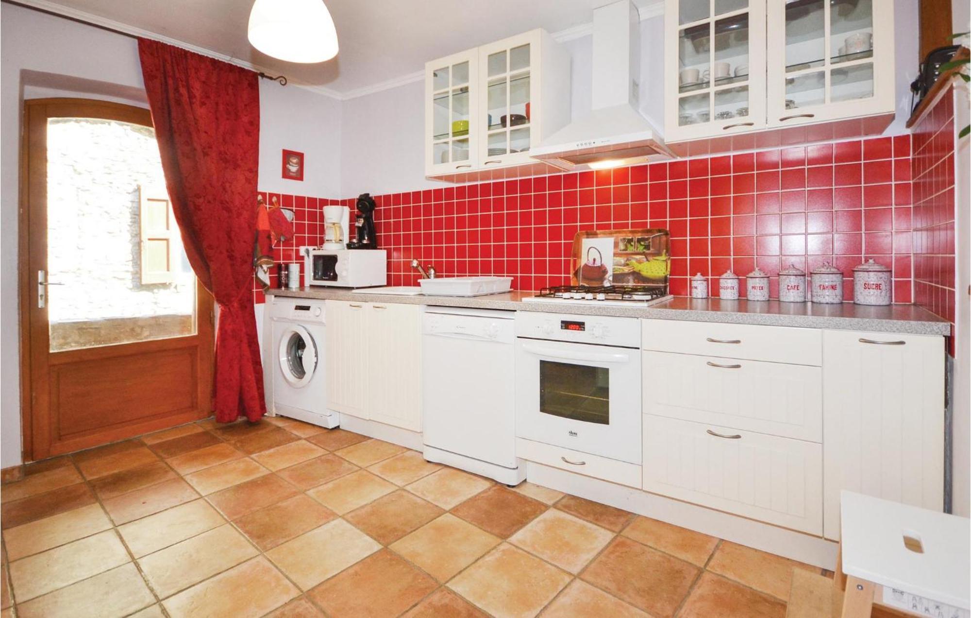 2 Bedroom Nice Apartment In Les Salles-Du-Gardon Soustelle Экстерьер фото